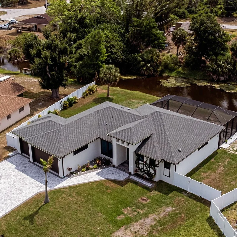 Empty room before virtual staging