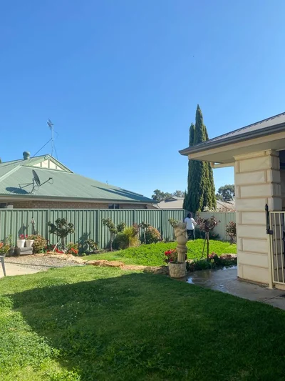 Empty room before virtual staging