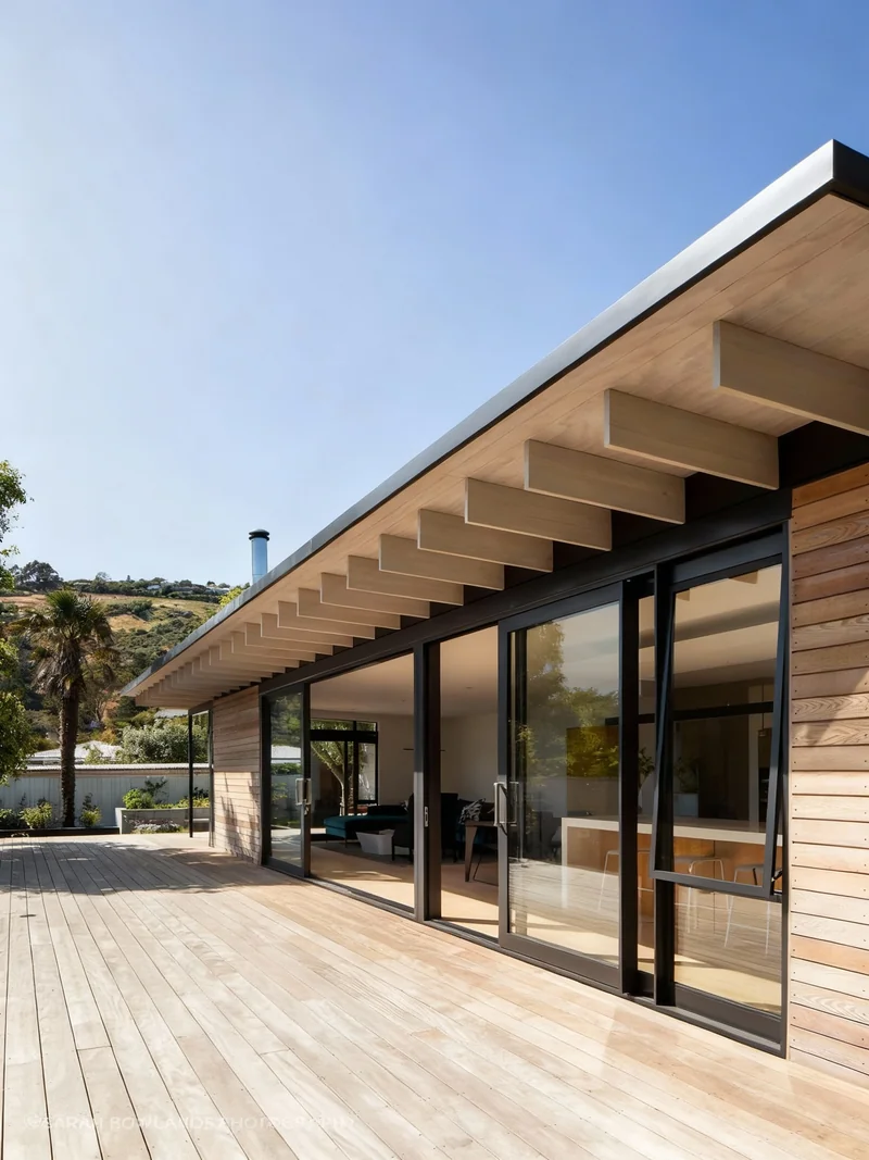 Empty room before virtual staging