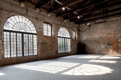 Empty room before staging