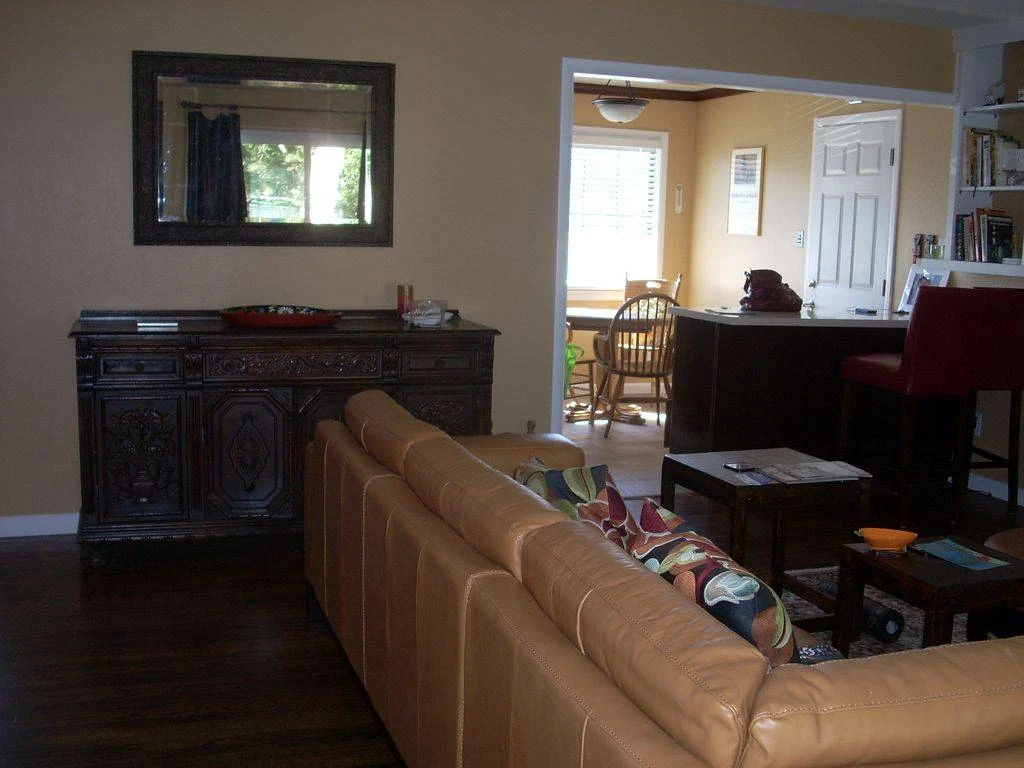 Empty room before virtual staging